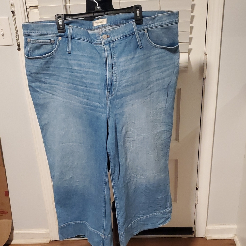 Light Blue Denim Cropped Jeans
